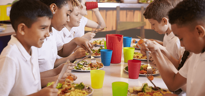 kids eating at a table 847 x 400 Double width | Drama-free dinner times