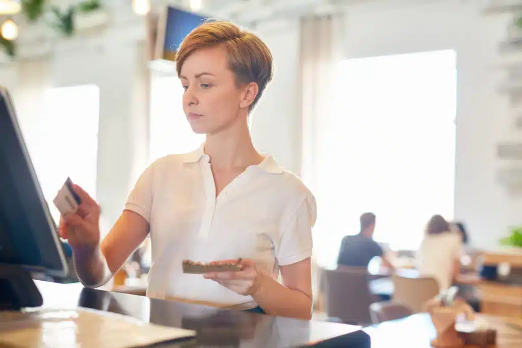 resp paying | Who is responsible for paying tax on tips? A guide to the UK’s new tips law, troncs, and paying tax on tips